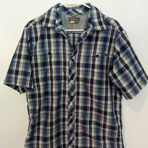 Short-sleeve lightweight plaid button-up
